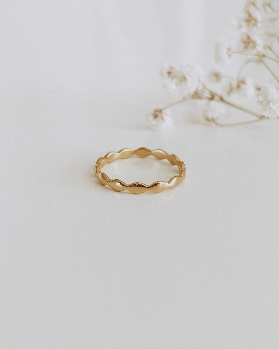 Nia Gold Ring