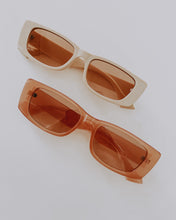 Load image into Gallery viewer, Frankie Glasses // Peach
